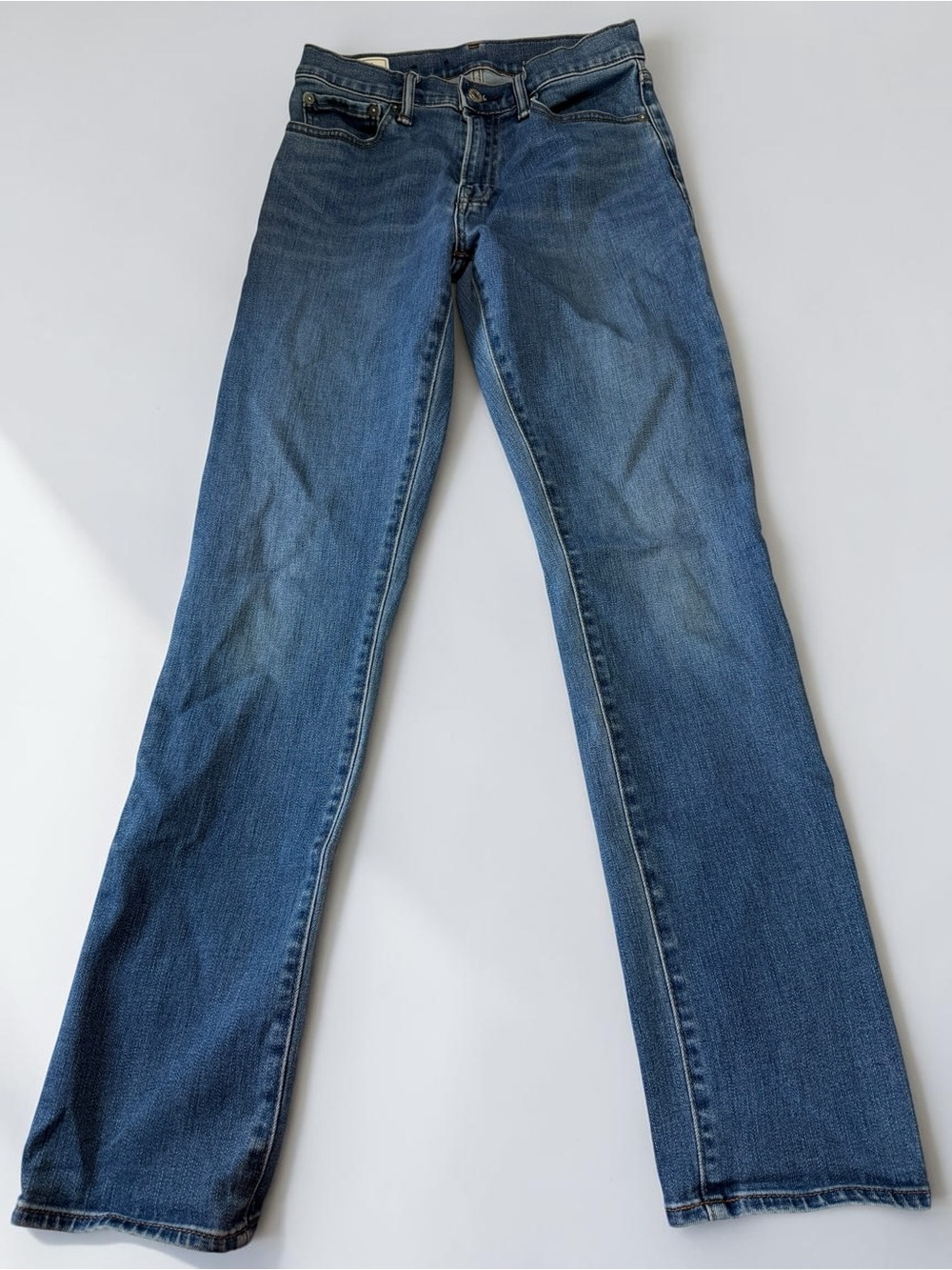 GAP Straight Leg Jeans 29/32 Medium Wash Stretch Denim Classic Everyday Women’s